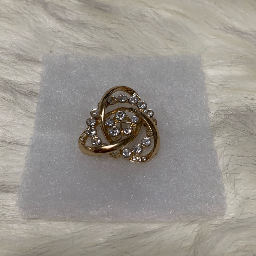 Rose brooch